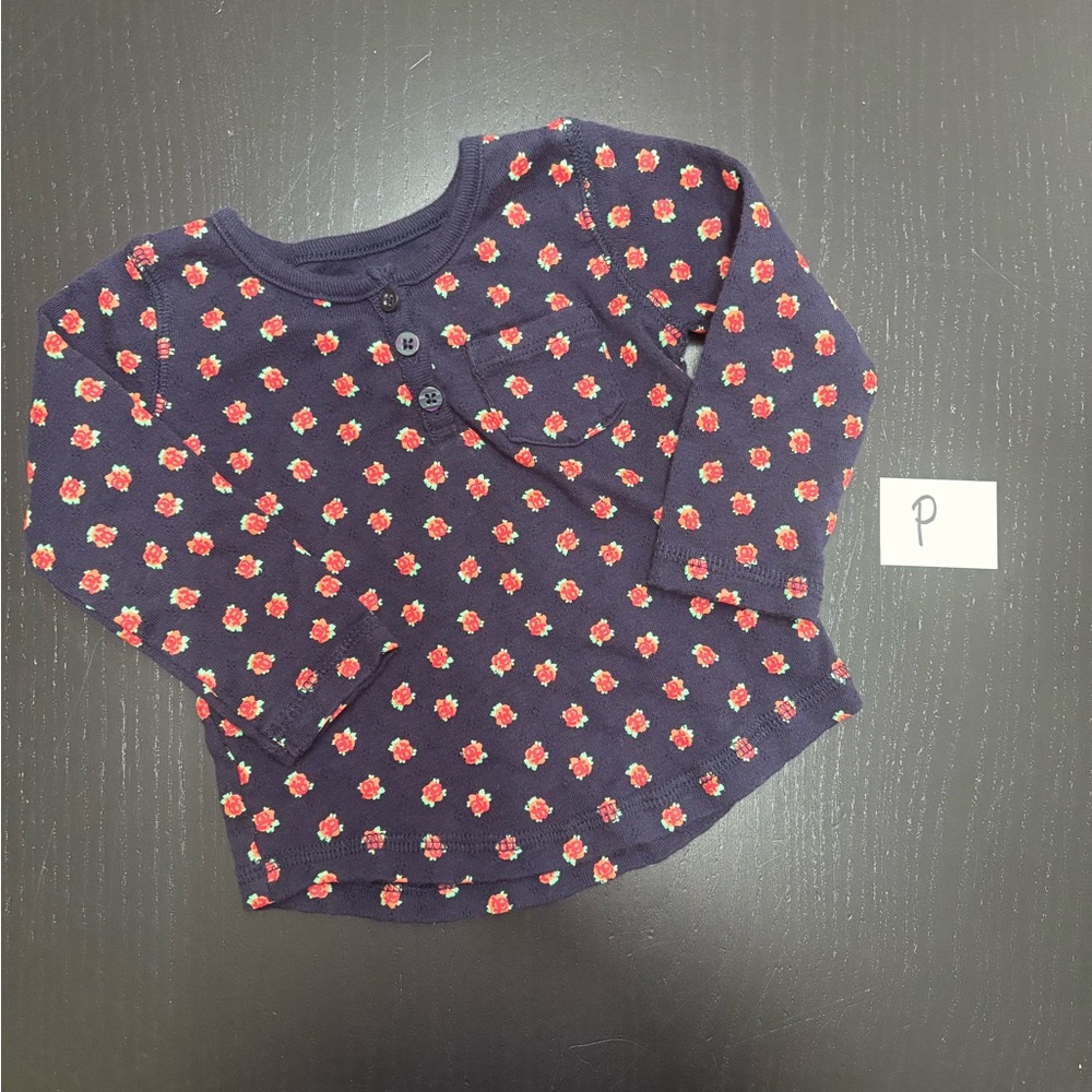 ⭐️⭐️2/$5.00⭐️ OshKosh B'gosh 12m Navy Floral Top